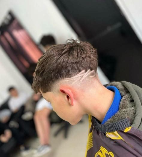 Low Fade Com Freestyle Atrás - Low Fade Com Freestyle