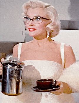 Marilyn Monroe Gif - IceGif