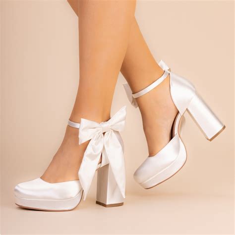 Perfect Bridal River Ivory Satin Large Bow Shoe Clips