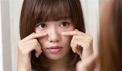 bawah mata bengkak gejalanya   mencegahnya