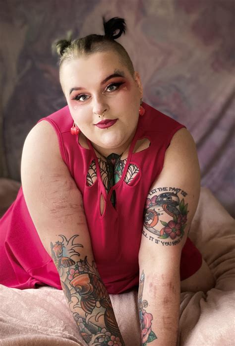 Keep me on my knees... 😈 | Scrolller