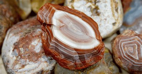 What Is Agate Made Of? (A Look At How Agates Are Formed) - Rock Seeker