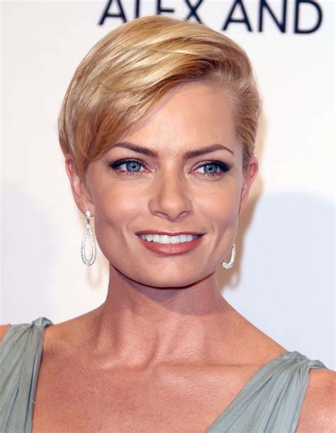 Download Jaime Pressly stunning in a glamourous photoshoot Wallpaper
