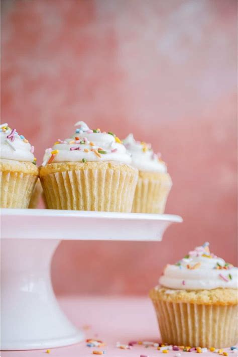 easy vanilla cupcake recipe  sisters stuff