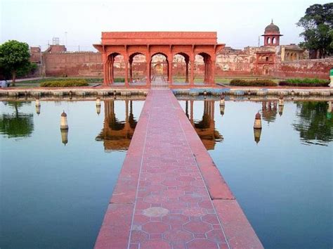 Shalimar Garden - Great Example of Mughal Architecture - Locally Lahore