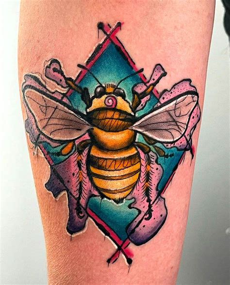 Vintage Bee Tattoos for a Timelessly Stylish Look — Certified Tattoo Studios