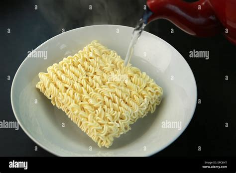 Instant noodle hi-res stock photography and images - Alamy