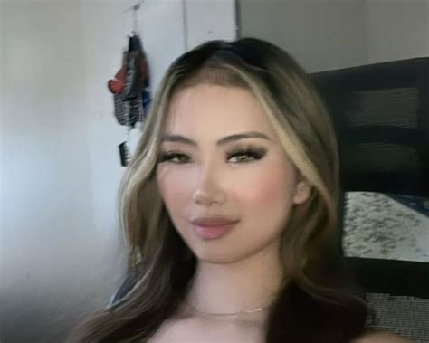 Pin de kura em Female