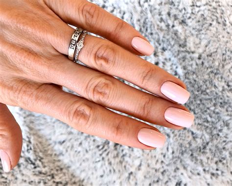 squoval nails    flattering nail shape    year glamour