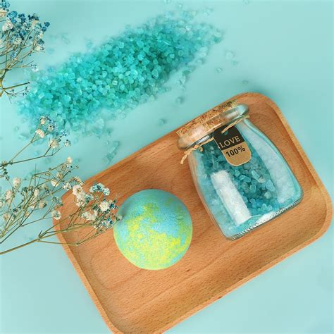 Snapklik.com : 60th Birthday Gifts For Women, Vintage 1966 Gift Basket