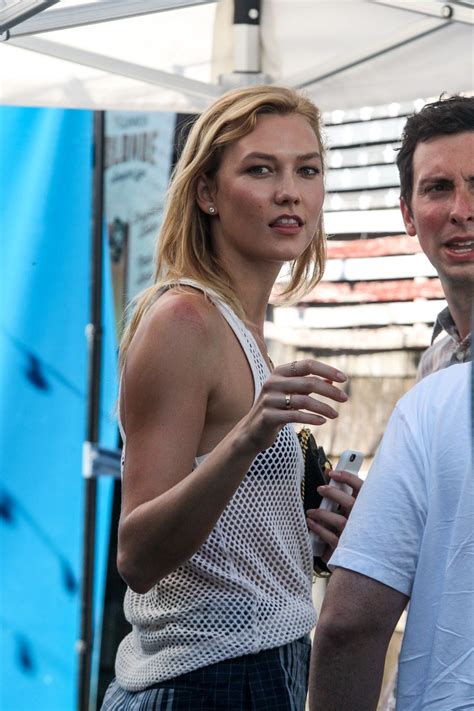 Karlie Kloss - Out in NYC 8/8/2016 • CelebMafia