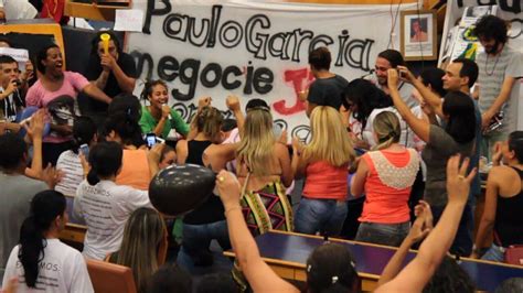 Vereador dança funk com professores na Câmara e vídeo cai na web, em ...