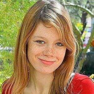 Mia Collins / callmequeen11 / miacollinssss / missmia143 leaks from