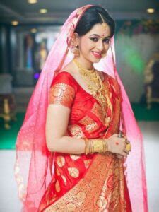 40+ Spectacular Banarasi Blouse Designs For Bengali Brides