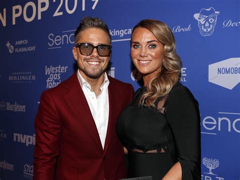 Monique deelt voor het eerst vakantiefoto's met André na hun relatiebreuk