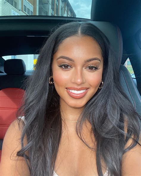 jonica | model broad with the Hollywood smile | Instagram