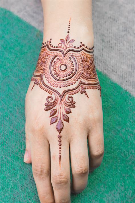 henna art certificate  photo  pixabay