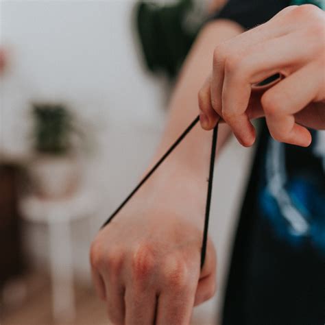 Snap An Elastic Band – Heads Above The Waves