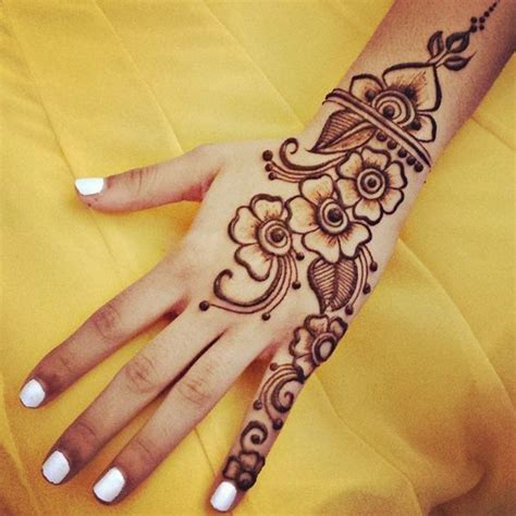 15 Simple Back Hand Mehndi Designs