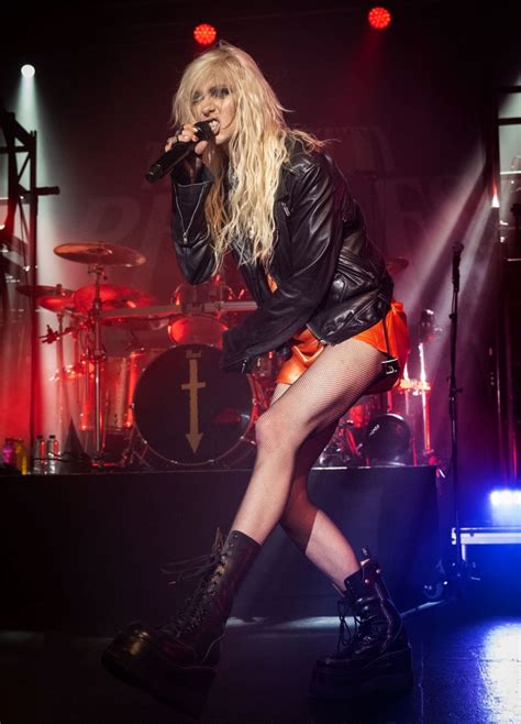 TAYLOR MOMSEN Performs at O2 Academy in Birmingham 10/30/2022 – HawtCelebs