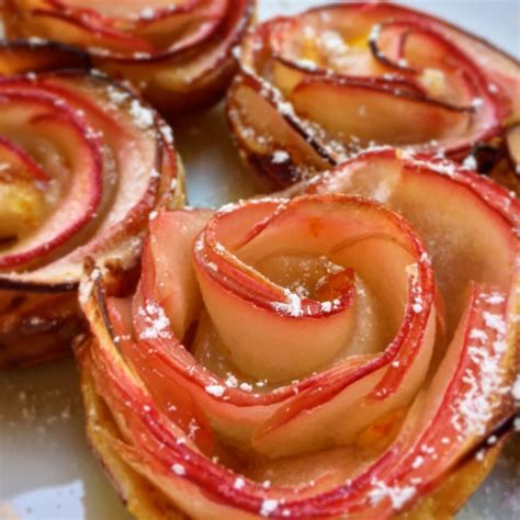 Слойки с яблоком - рецепт приготовления