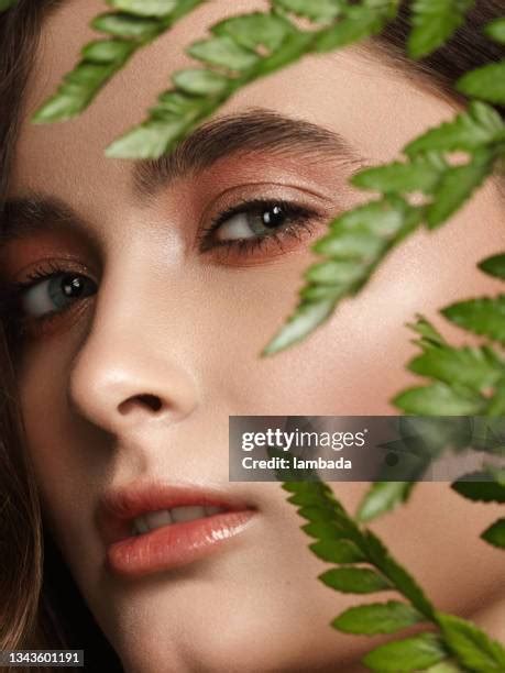 Self Tan Skin Photos and Premium High Res Pictures - Getty Images