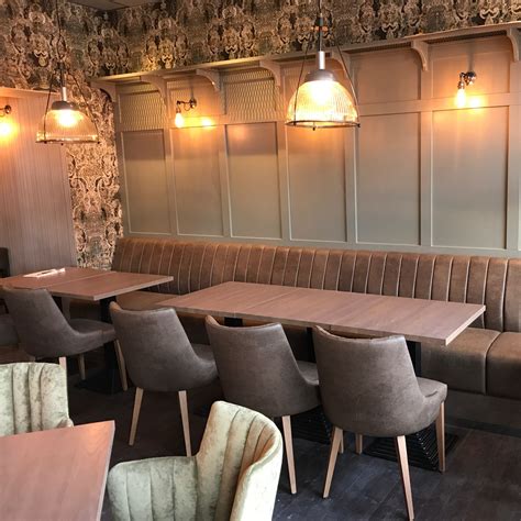 Many restaurants, pubs, cafes, hotels and nightclubs feature banquette