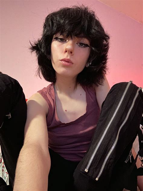 I got a haircut :3 whatcha think? : r/femboy