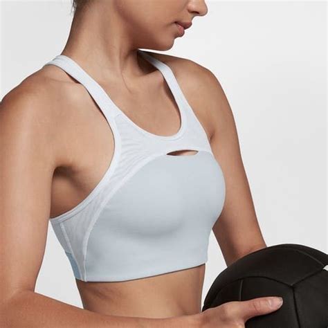 Pin de Vladimir em FFiTTneSS | Moda fitness feminina, Roupas fitnes ...