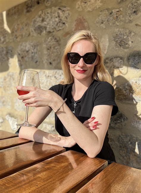 Lady Lola on Twitter: "Should you hope to kneel before Me before the