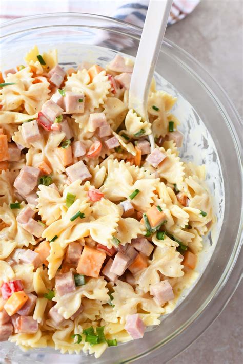 Creamy Ham and Cheese Pasta Salad - Sizzling Eats