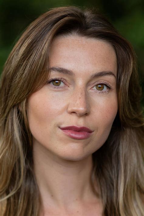 Full credits of "Normal People (TV Miniseries)" - FilmAffinity