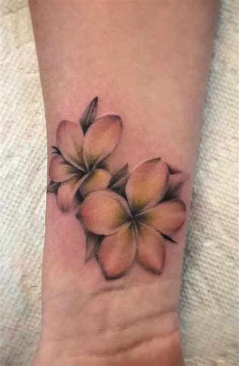 wrist plumeria tattoo plumeria tattoo plumeria flower tattoos