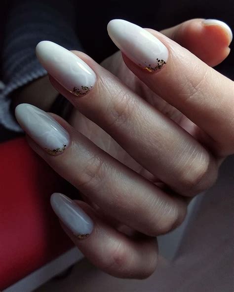Мрамор на ногтях, белые ногти, светлый маникюр | Nails, Beauty