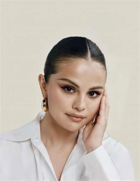 selena gomez wondermind  celebmafia