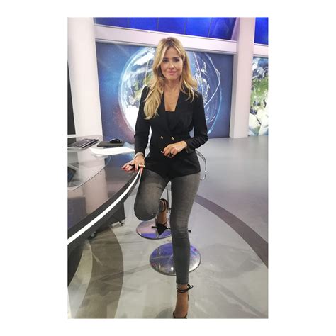 Ten Ways To Be - La giornalista del TG5 Roberta Floris... | Facebook