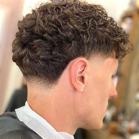 fade curly hair  stylish fade haircuts  black men