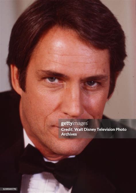 John Bennett Perry promotional photo for the ABC tv series 'Paper ...