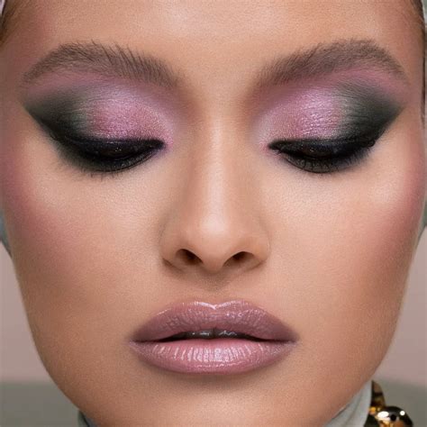 Retro Glam Eyeshadow Palette | Classic Neutrals & Soft Greens | Natasha