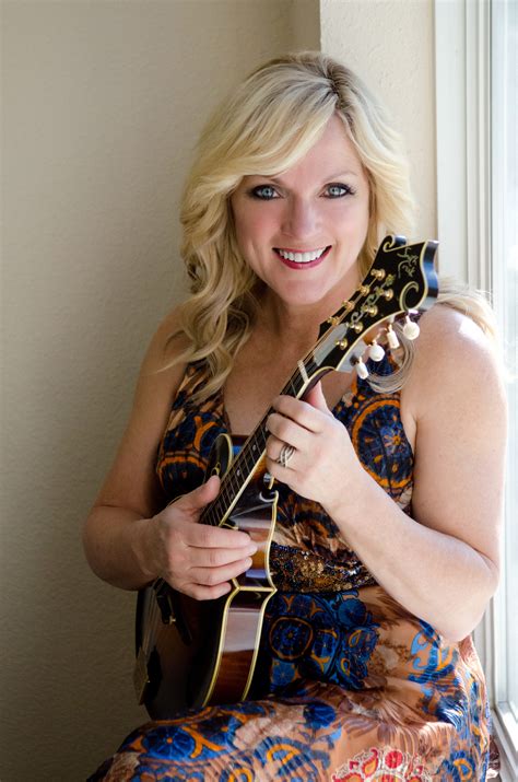 Les Butler and Friends: Rhonda Vincent - Southern Gospel News SGNScoops