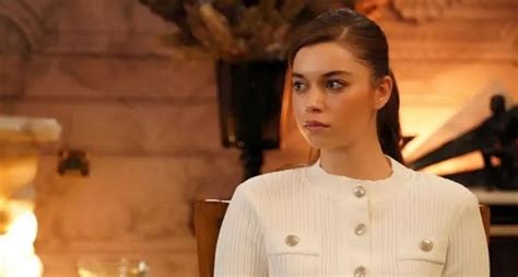 Свитер Сейран в сериале «Зимородок», внезапно стал модным! | КИНОТУРЦИЯ ...