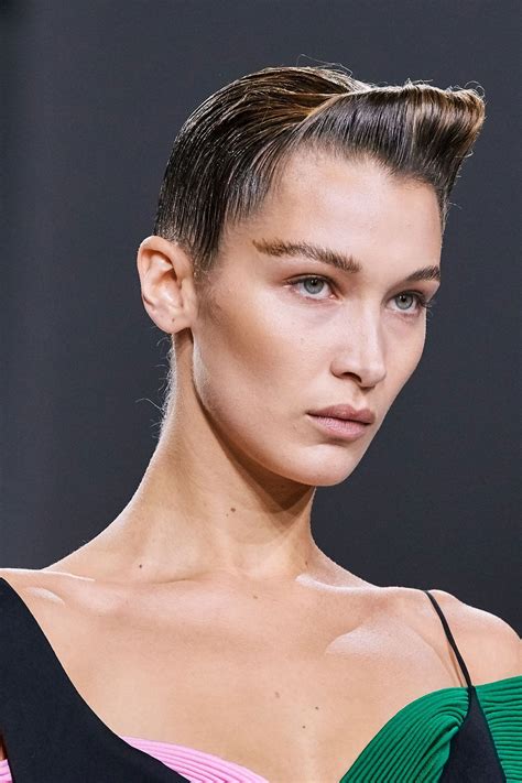 15 Modern Wet Hairstyles for a Fresh Seasonal Look 6