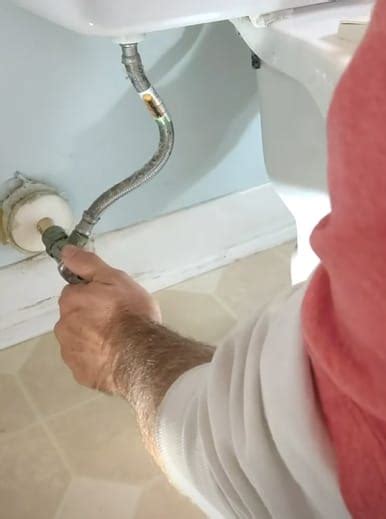 DIY Toilet Fix: 5 Easy Fixes for the Most Common Commode Catastrophes ...