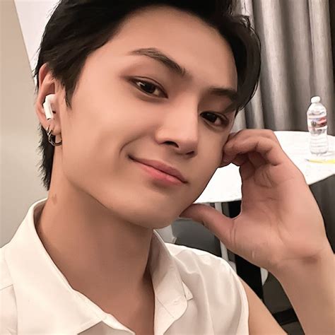 pin  raluca mingyus girl  jay app icon design jay icon