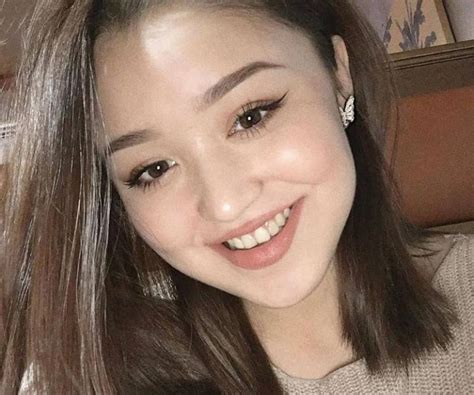 dayana kazakhstan nyanyi lagu indonesia caper nih lambeturah