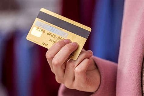 «ПриватБанк» масово блокує картки на окупованих територіях. Новости ...