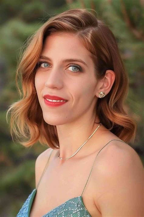 Celebrities are adopting the hairstyle with bangs for the gala 9