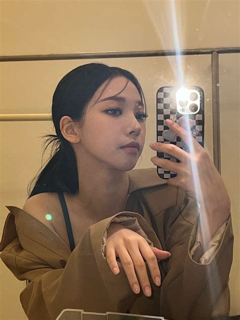 Netizens Are Simping Over Aespa's Karina's Latest Instagram Photos, And ...