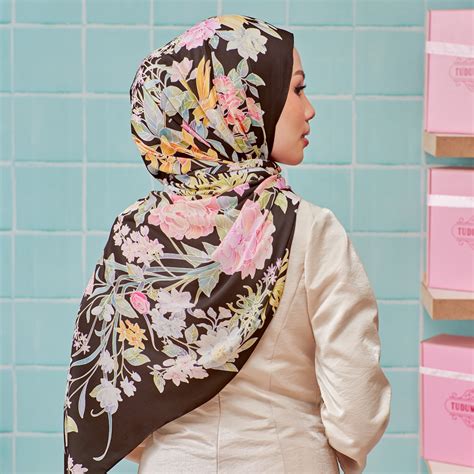 LE Batik Floral in Ebony – TudungPeople