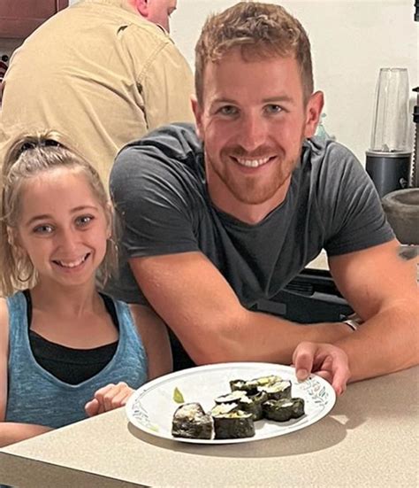 I'm dating a 23-year-old woman who looks like an 8-year-old girl | New